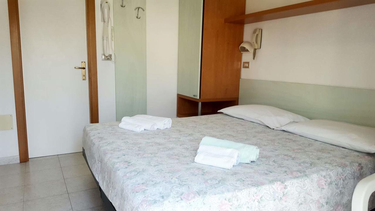 Hotel Villa Cesira Bellaria-Igea Marina Habitación foto