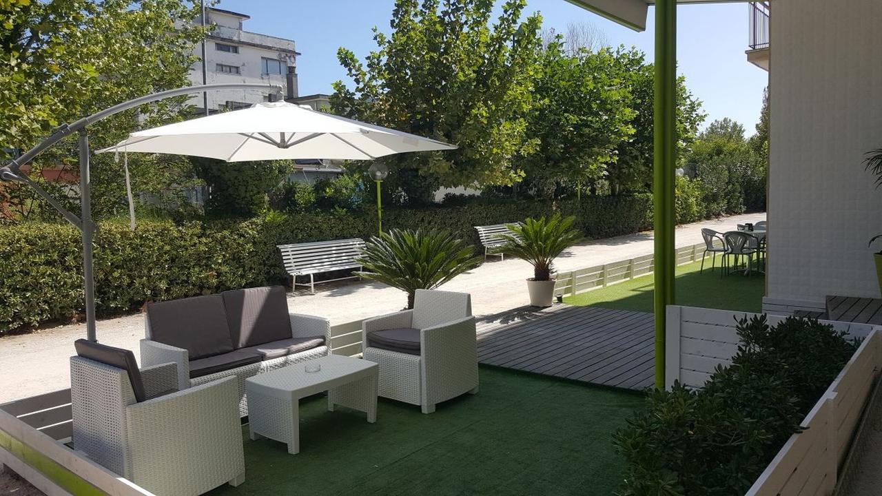 Hotel Villa Cesira Bellaria-Igea Marina Exterior foto